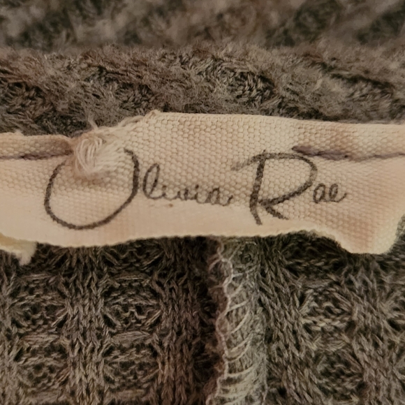 Olivia Rae long sleeve crop top - Picture 2 of 3